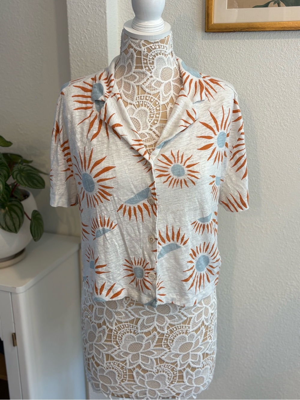 C&C California Linen Blend Short Sleeve Button-Front Top in Sun Print